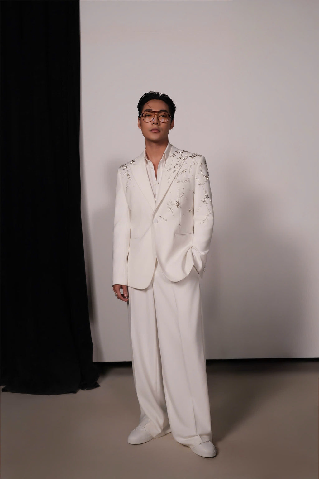 White Hand-Beaded Embellished Wedding Blazer for Men