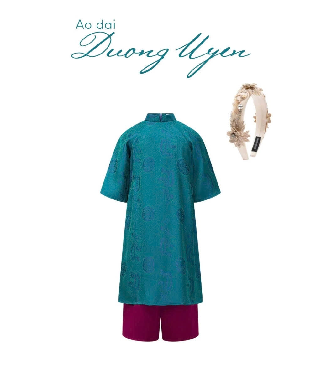 Phoebe Duong Uyen Ao Dai