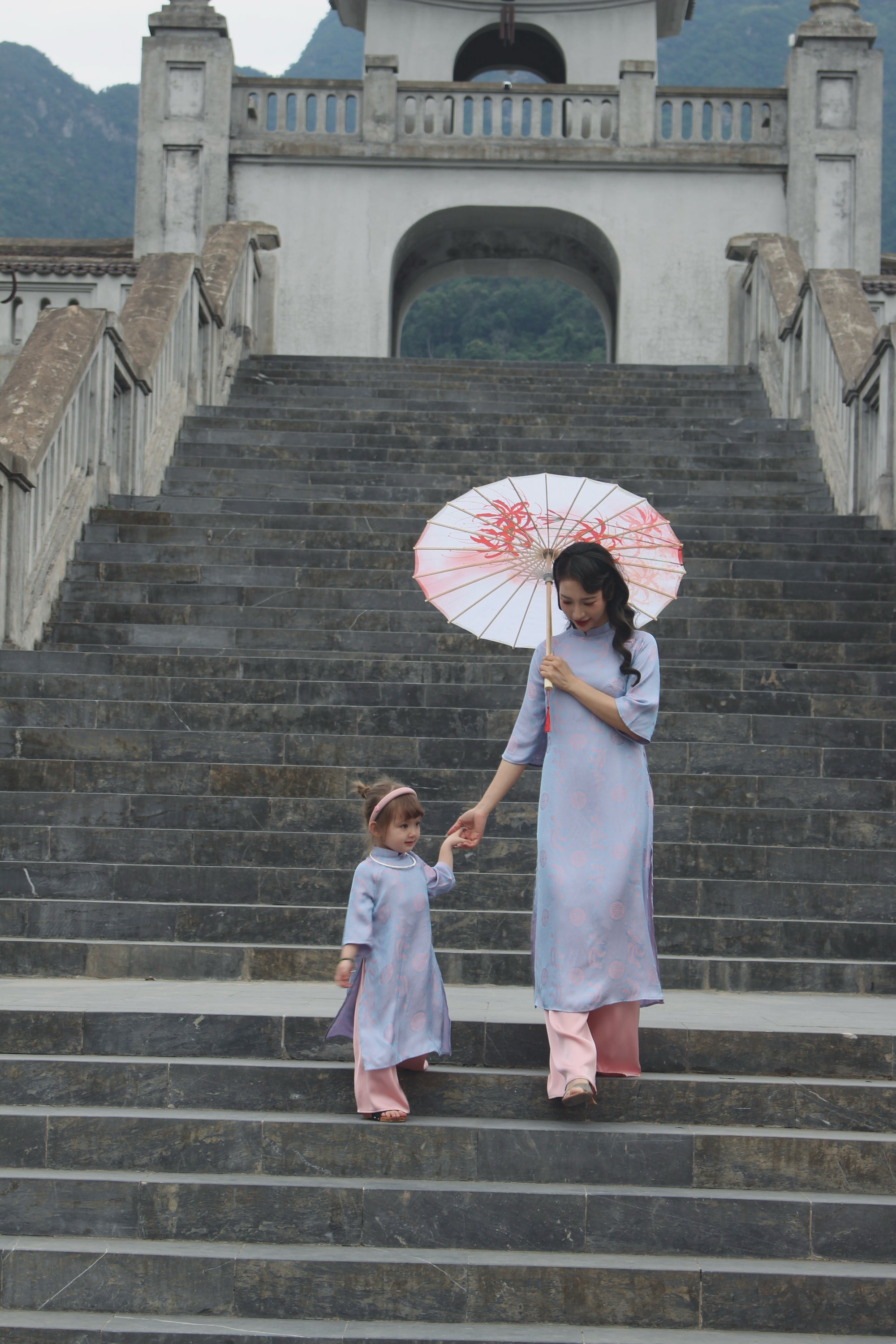 Phoebe Duong Uyen Ao Dai