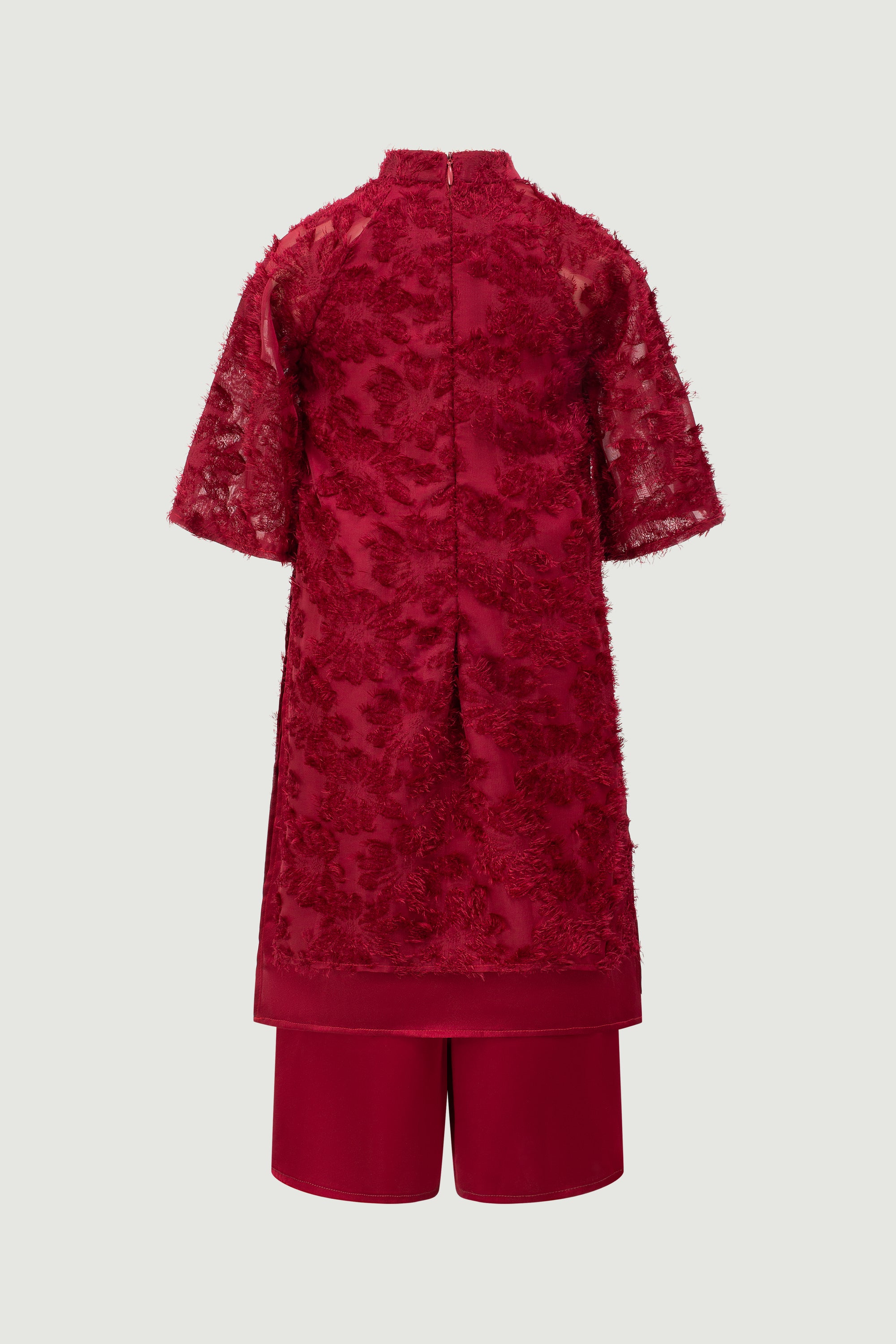 Phoebe Mien Vu Ao Dai