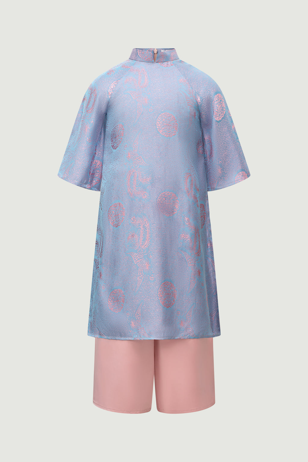 Phoebe Duong Uyen Ao Dai