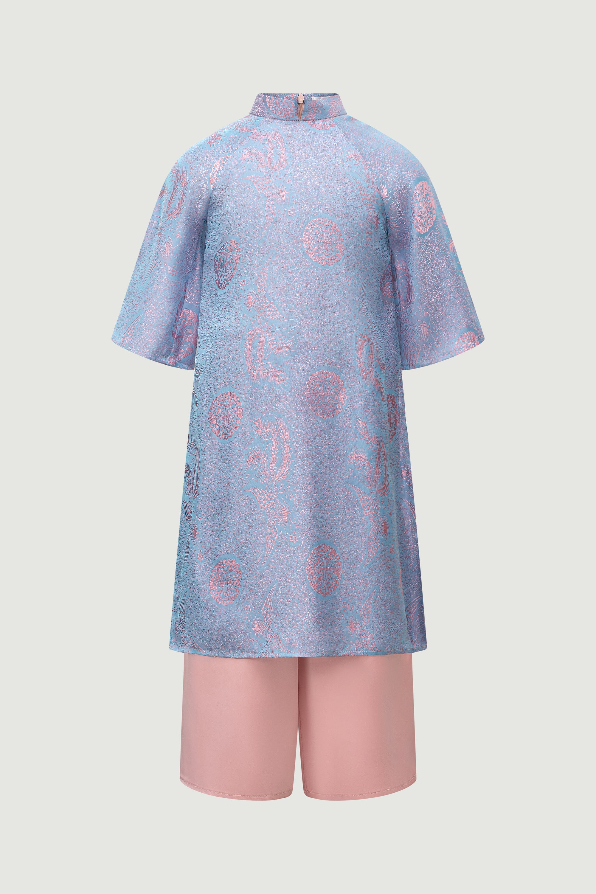Phoebe Duong Uyen Ao Dai