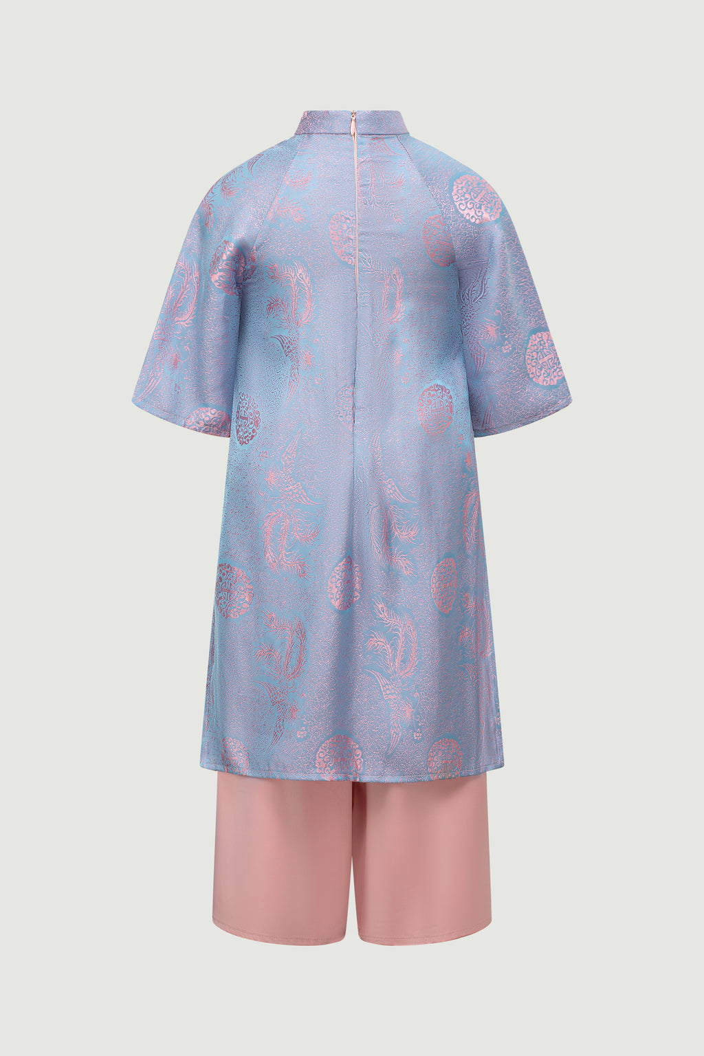 Phoebe Duong Uyen Ao Dai