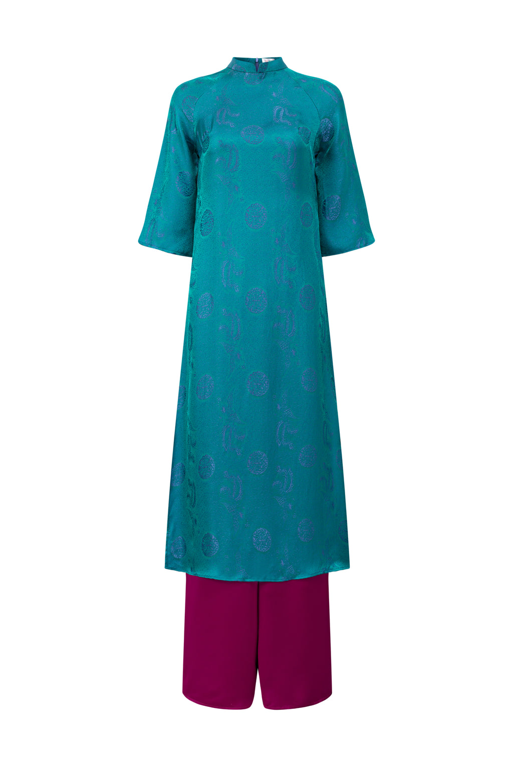 Phoebe Duong Uyen Ao Dai