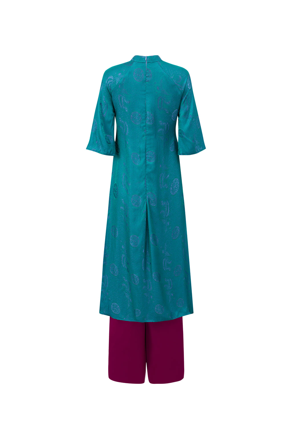 Phoebe Duong Uyen Ao Dai