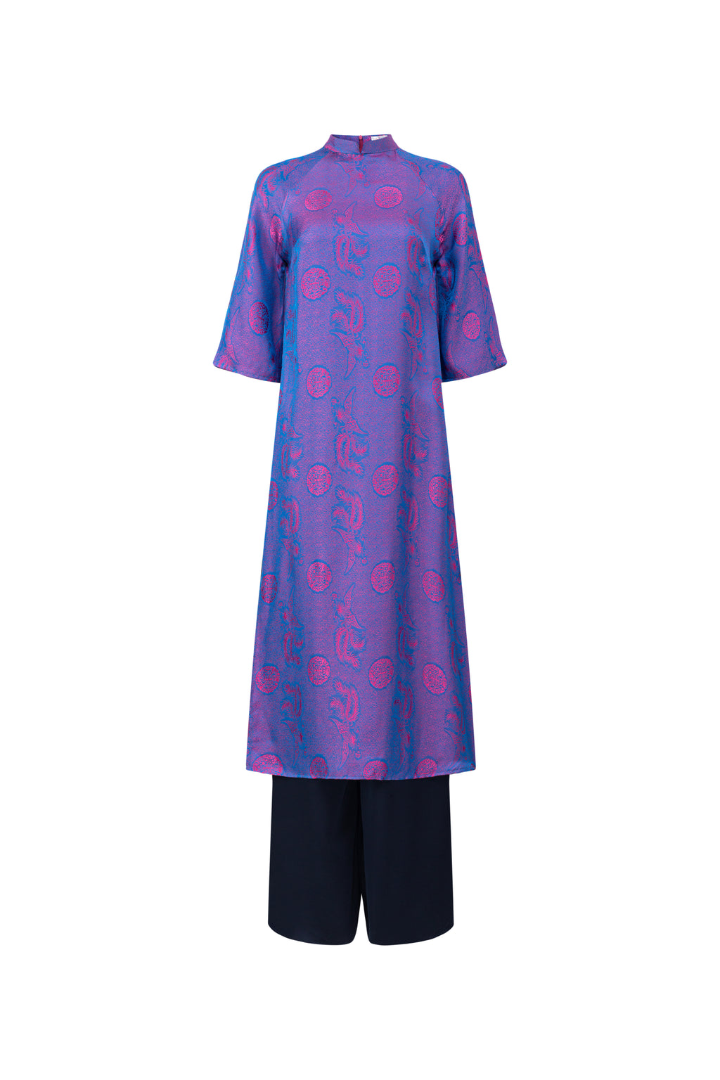 Phoebe Duong Uyen Ao Dai