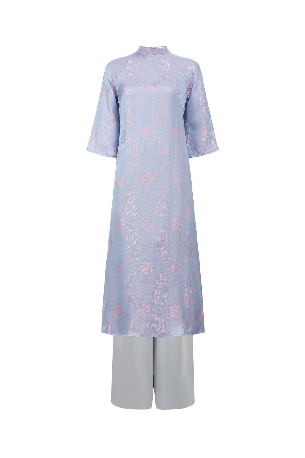 Phoebe Duong Uyen Ao Dai