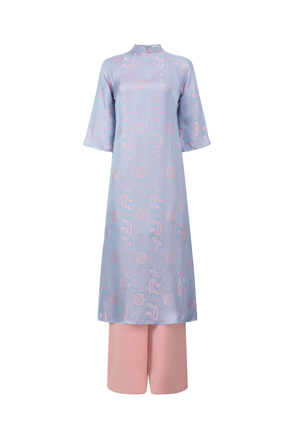 Phoebe Duong Uyen Ao Dai